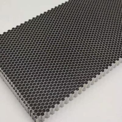 Saldatura a punto 8.2mm Cella di dimensioni metallo in acciaio inossidabile Honeycomb Air Straightener