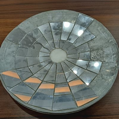 Nei pannelli solari si utilizzano pannelli di fiocco di miele di alluminio leggeri e resistenti