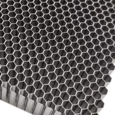 Saldatura a punto in acciaio inossidabile Honeycomb Plate di ventilazione Cella dimensione 10 mm per il tunnel del vento