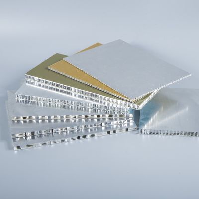 Costruzione di rivestimenti in PE e PVDF 1 2 pannelli in nido di miele in alluminio