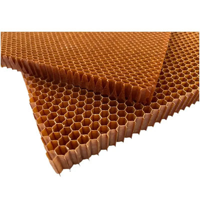 Densità 56 Flessibile Nomex Honeycomb Core Con Pium Blossom Cella dimensione per l'aviazione