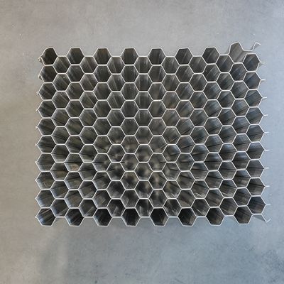 Core di nido di miele di alluminio adesivo a due pezzi utilizzato nelle barriere di prova di collisione deformabili