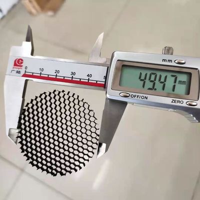 3.2mm Cell Size Honeycomb Grid Honeycomb Louver per luci a LED Anti Glare