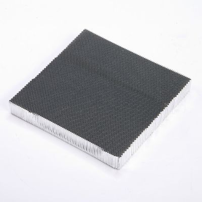 Lungozza laterale ultra piccola 0,6-2,5 mm 3003 pannelli di base in alluminio a nido di miele micro porosi