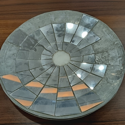 Nei pannelli solari si utilizzano pannelli di fiocco di miele di alluminio leggeri e resistenti